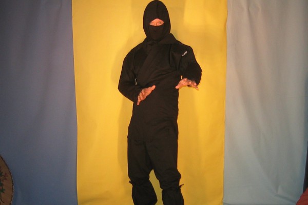 Ninjaanzug. Dieser Ninja-Anzug ist aus 8oz Baumwolle schwarz